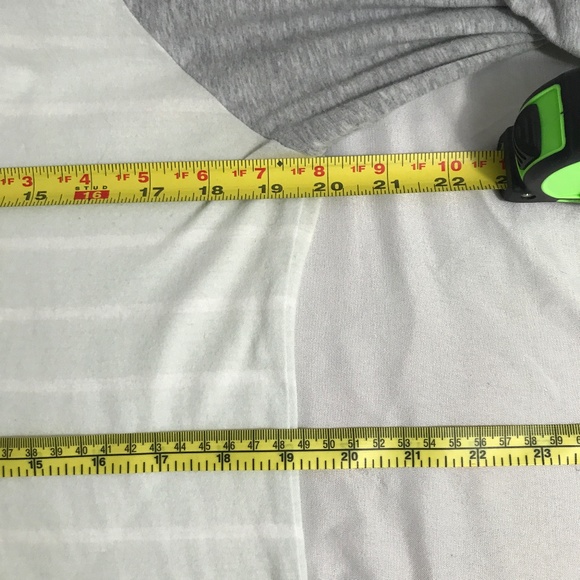 1 E Levi's Cream Stripes Gray Ringer Baseball Tee - Picture 5 of 6